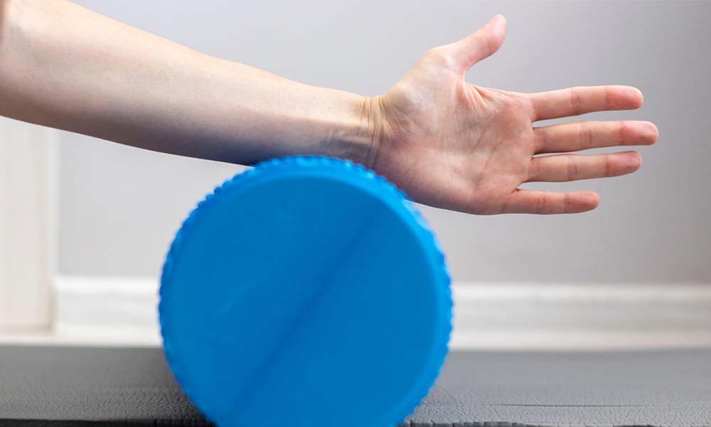 Foam rolling techniques for relieving post-workout stiffness